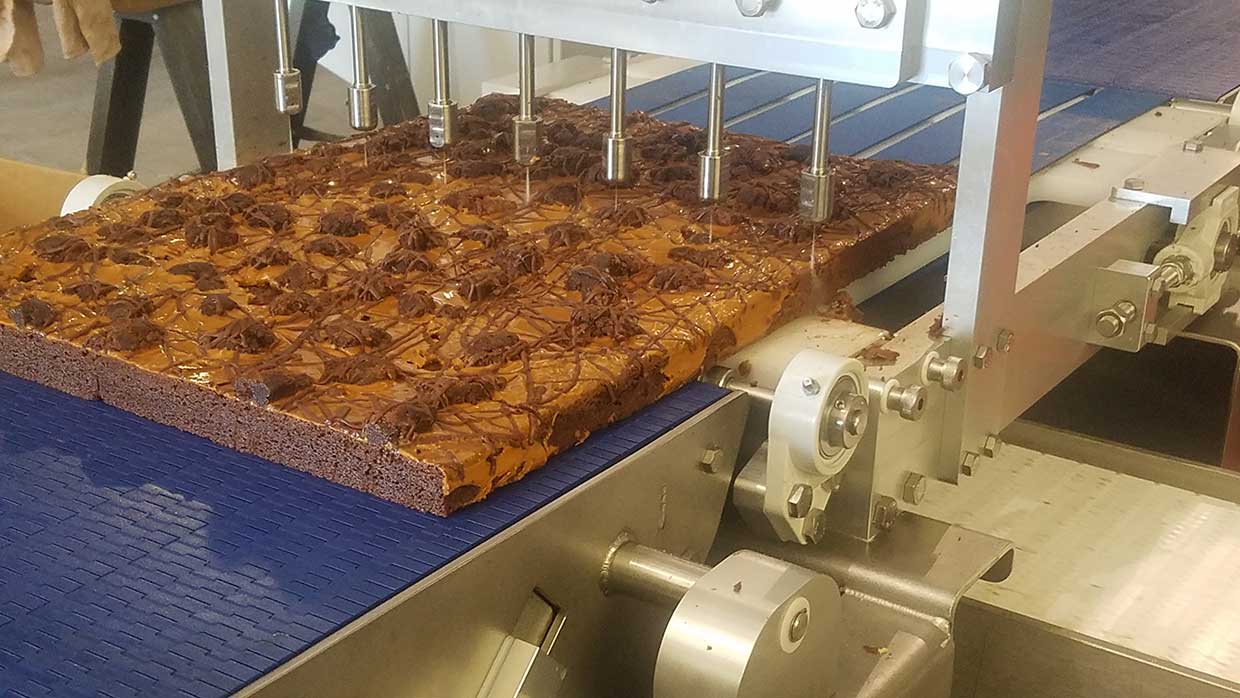 Xilix - High-Speed Pan Sheet Cake Waterjet System